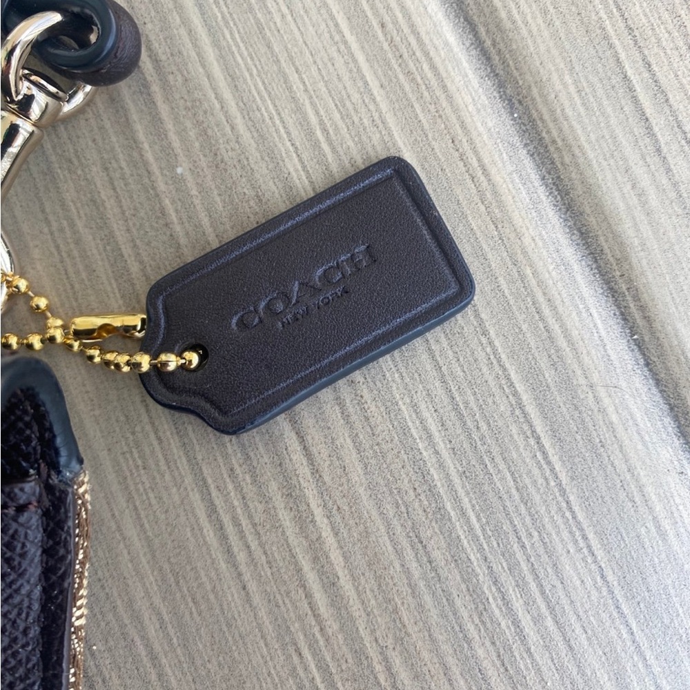 Coach purse - Picture 2 of 4
